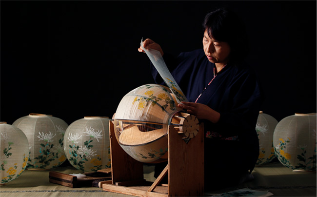 岐阜提灯 伝統工芸士（火袋部門）張 松本秀代